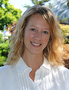http://jerichocounselling.com/wp-content/themes/jericho2012/images/homepage_counsellor_carlapetker.jpg